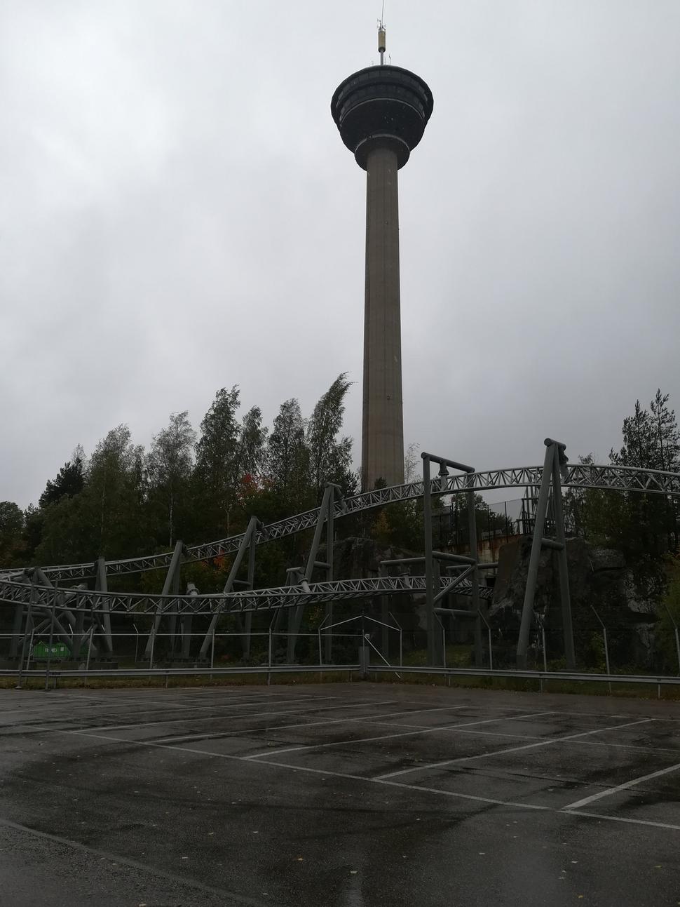 veža Näsinneula a zábavný park Särkänniemi