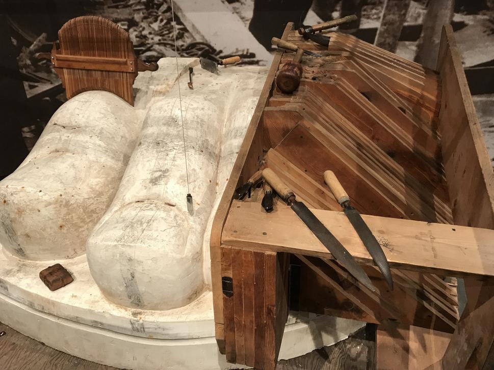 Rekonštukcia Bartholdiho štúdia s detailným opisom tvorby Sochy slobody.