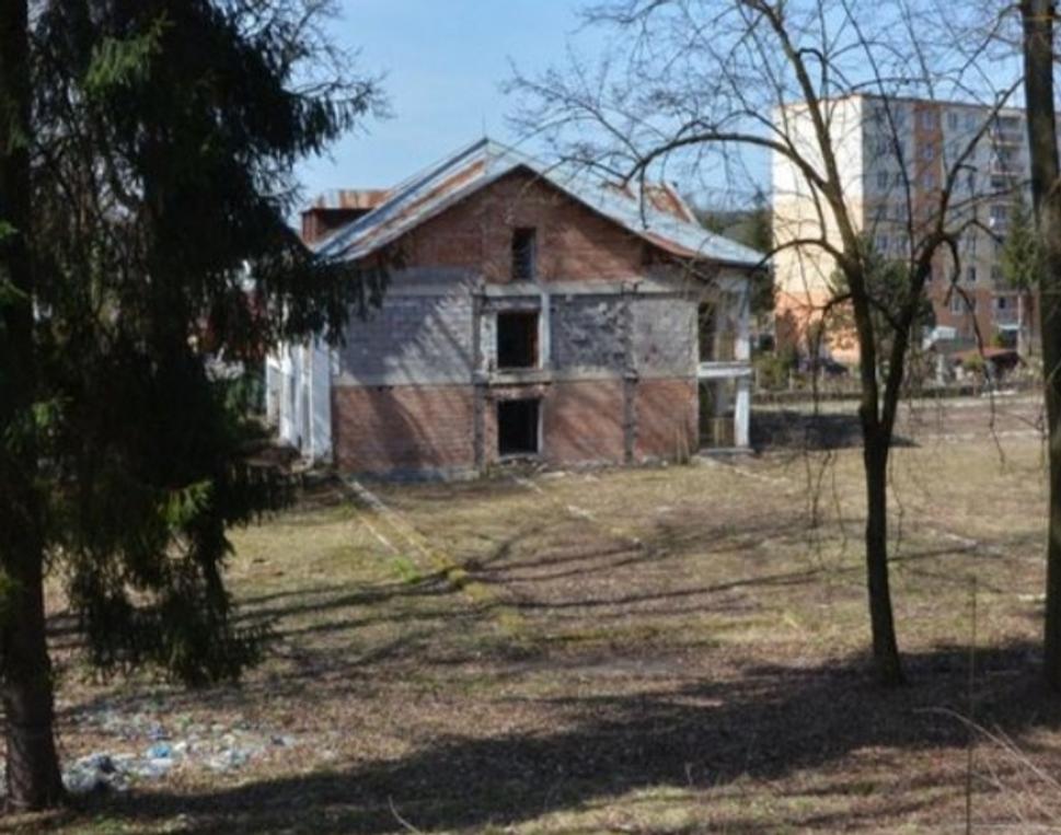 základy po druhej časti budovy
