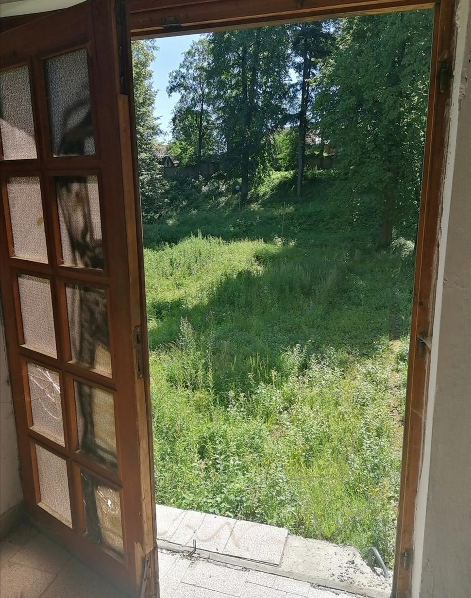 východ
