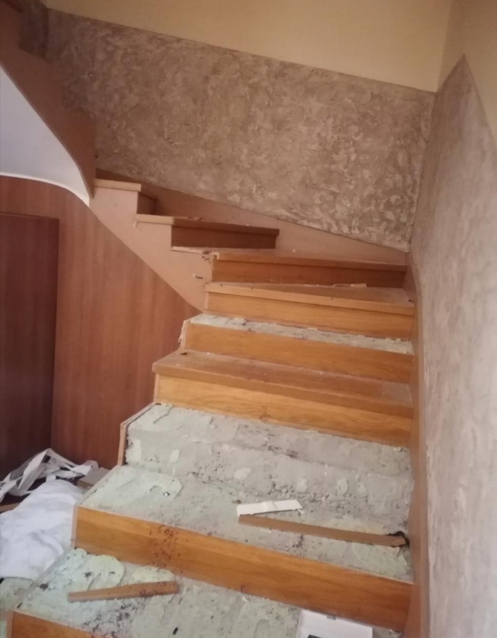 ideme na druhé poschodie