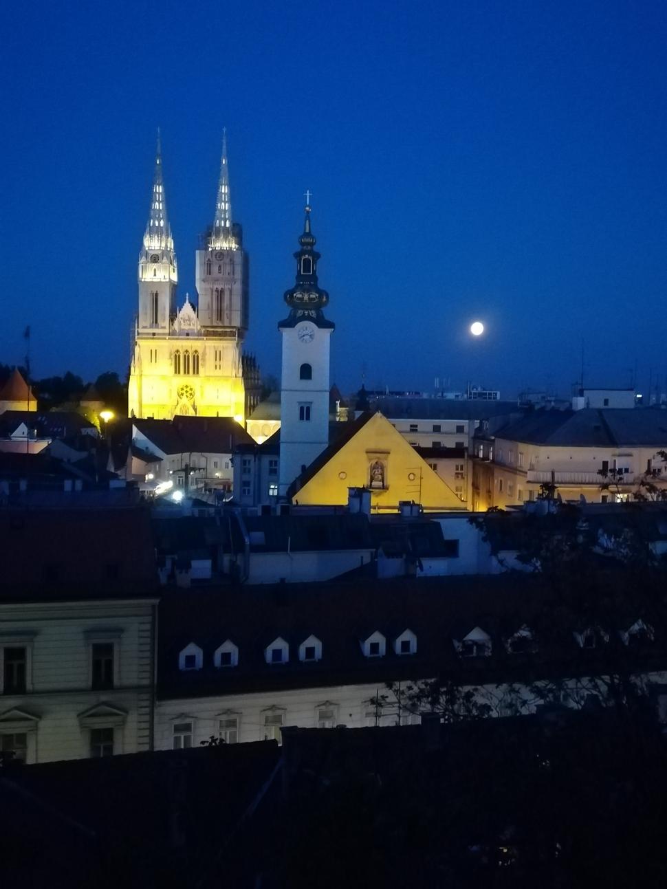 Zagreb po tme