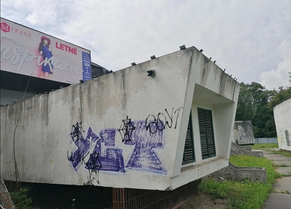 začína galéria