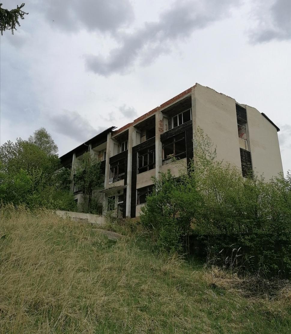 hlavná budova v Zbyňove
