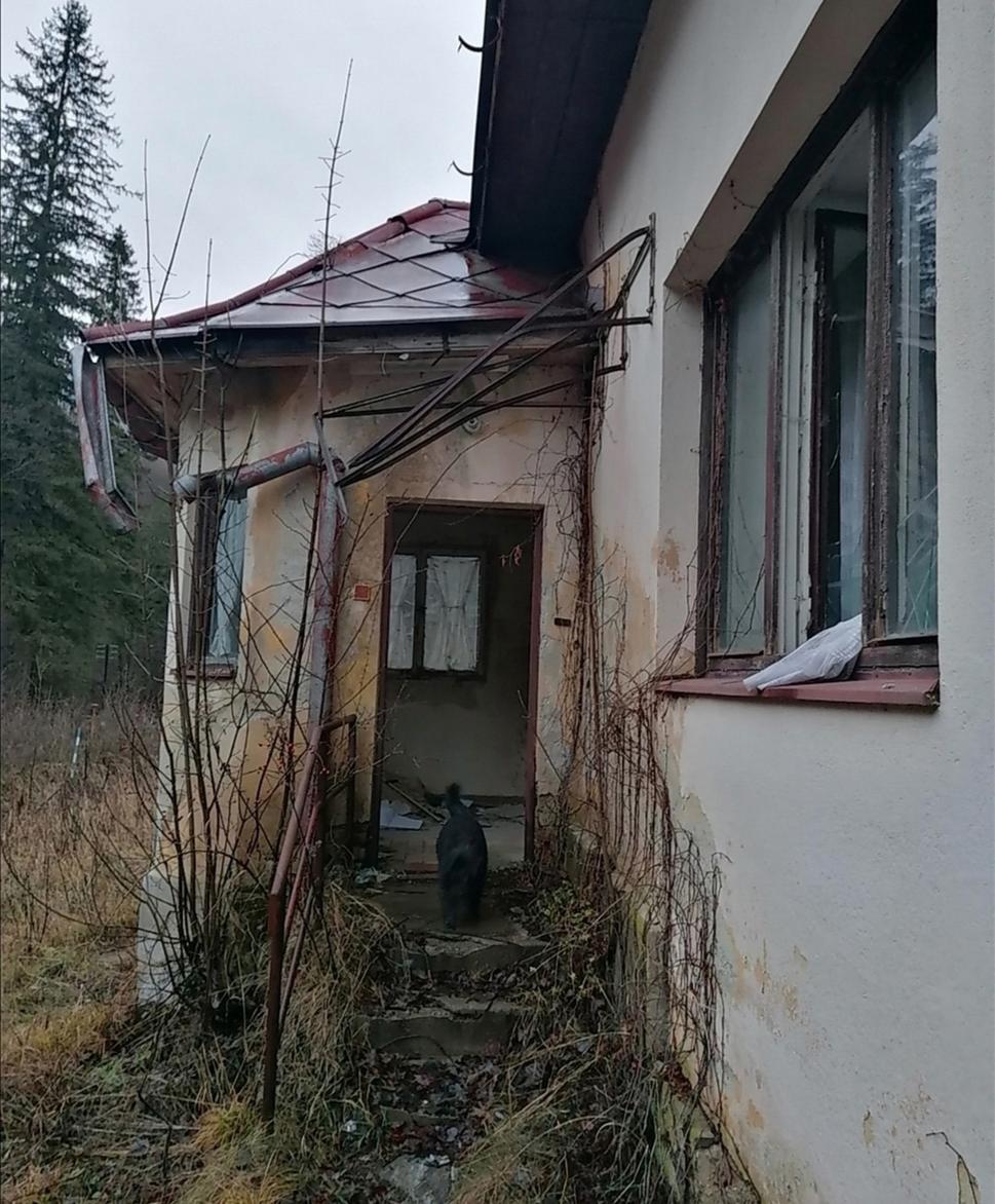(ne)obytný dom pod kaštieľom