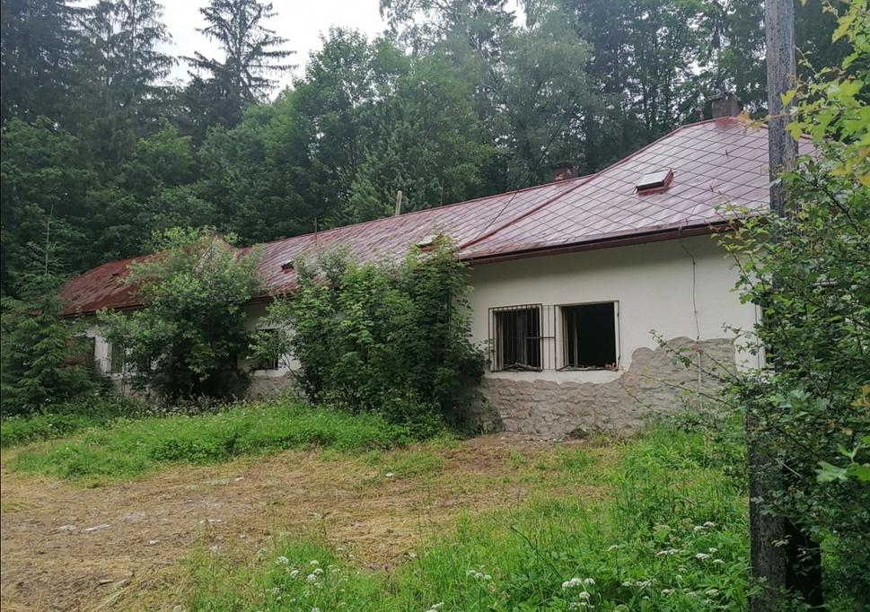 administratívno - hospodárska budova pod kaštieľom