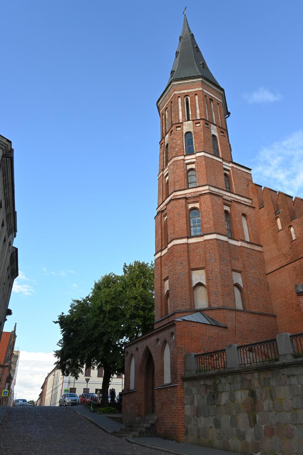 Pod kostolom Vytautasa