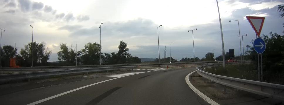 Od Bergu foto 3 - Zvislé dopravné značenie zostalo bez zmeny