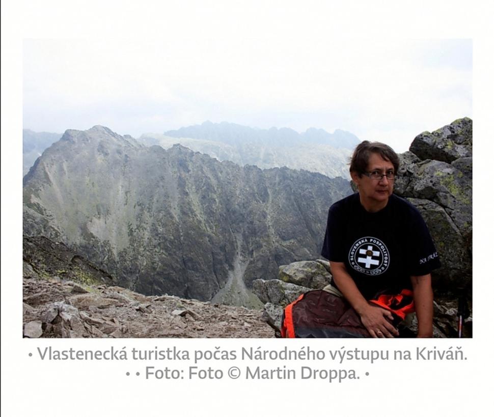 "vlastenecká turistka" na autorskej fotografii Martina Droppu