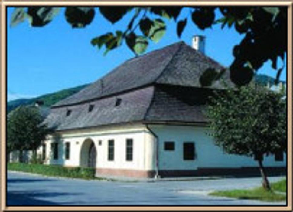 Budova prvého slovenského gymnázia v Revúcej.