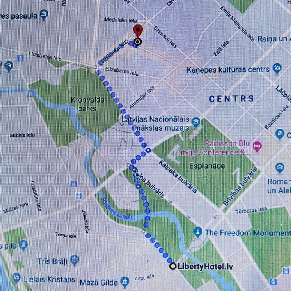 Na mapke je vyznačená trasa od hotela Liberty v ktorom sme ubytovaní, do múzea dekoratívneho umenia Riga Art Novue Centre. Najkrajšie secesné domy nájdete v jeho okolí. Pešo je to trasa dlhá 1300 metrov.