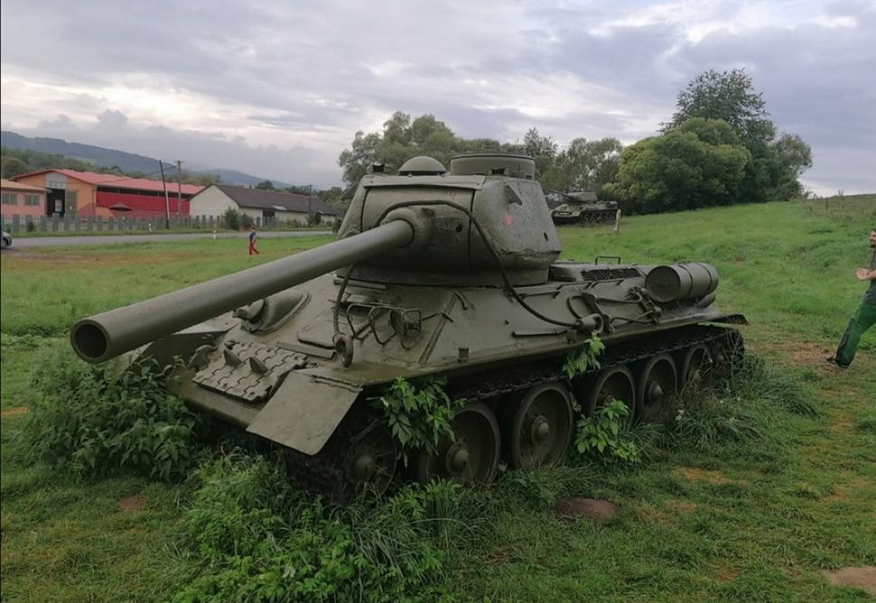prvé tanky