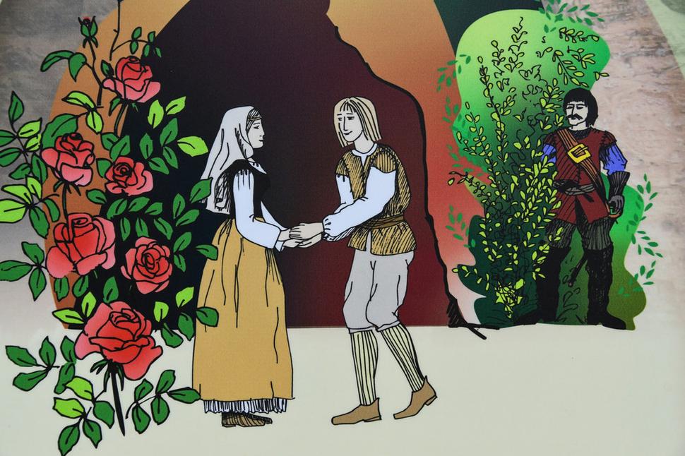 Gutmannova jaskyňa je opradená mýtmi. Viaže sa k nej aj romantická legenda o "Turaidskej ruži". Obraz pred jaskyňou ju pripomína.