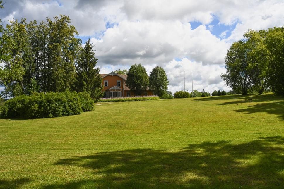 Musel som si žiaľ vypočuť šomranie mojich spolucestujúcich, že som v takejto krásnej krajine, akú vidíme v Turaidskej historickej rezervácii, nenaplánoval dlhší pobyt.