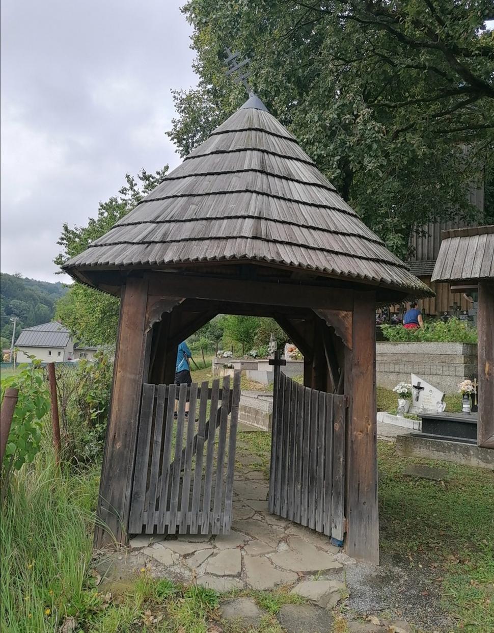 drevená brána