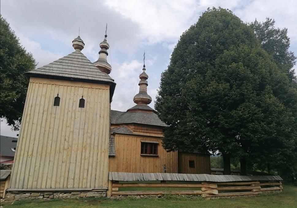 chrám a zvonica