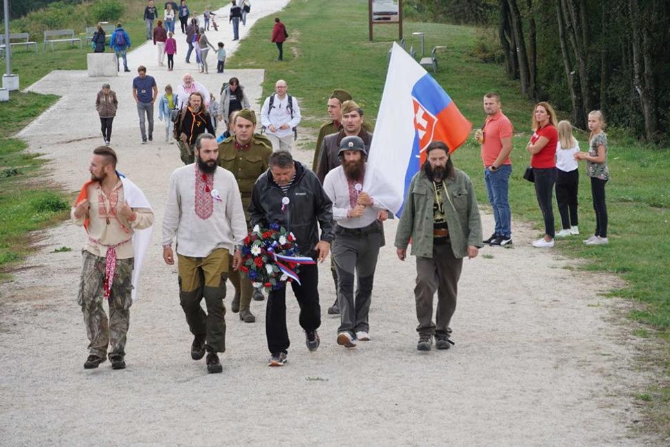 Cesta smíření přes Moravu z Bradla na Vrbovce Šance; Pamätník revoluce 1848/49; Vzájomnosť a priateľstvo rodov - Smírčí Pochod Šance; Slovenský Národný Pochod - SNP