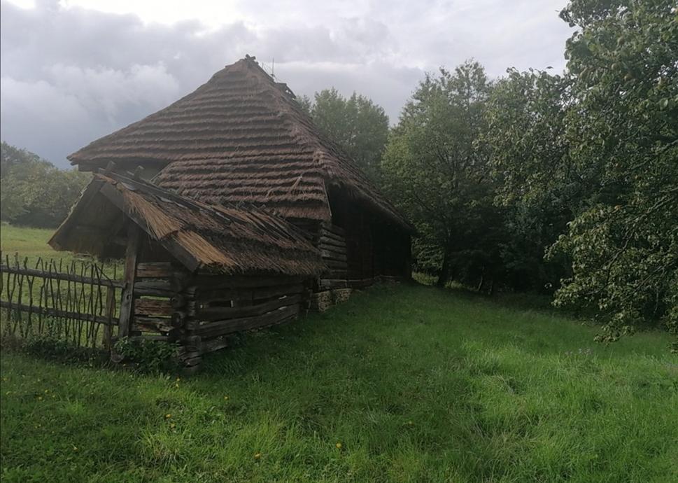 hospodárske stavby a prístavby...