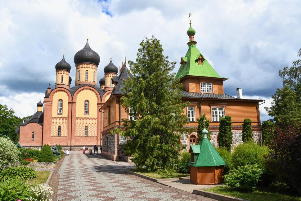 Pühtitsa Convent v Kuremäe.