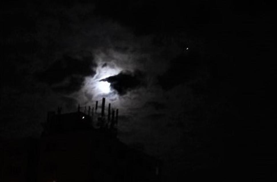 dal si povedať a nechal žiariť Mars - skryl sa za mraky, ktoré hrozivo predpovedali príchod búrok