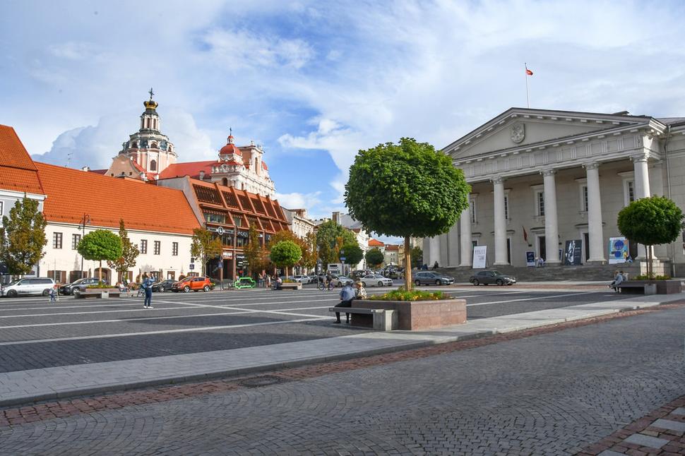 Radničné námestie s dominantnou budovou Radnice.