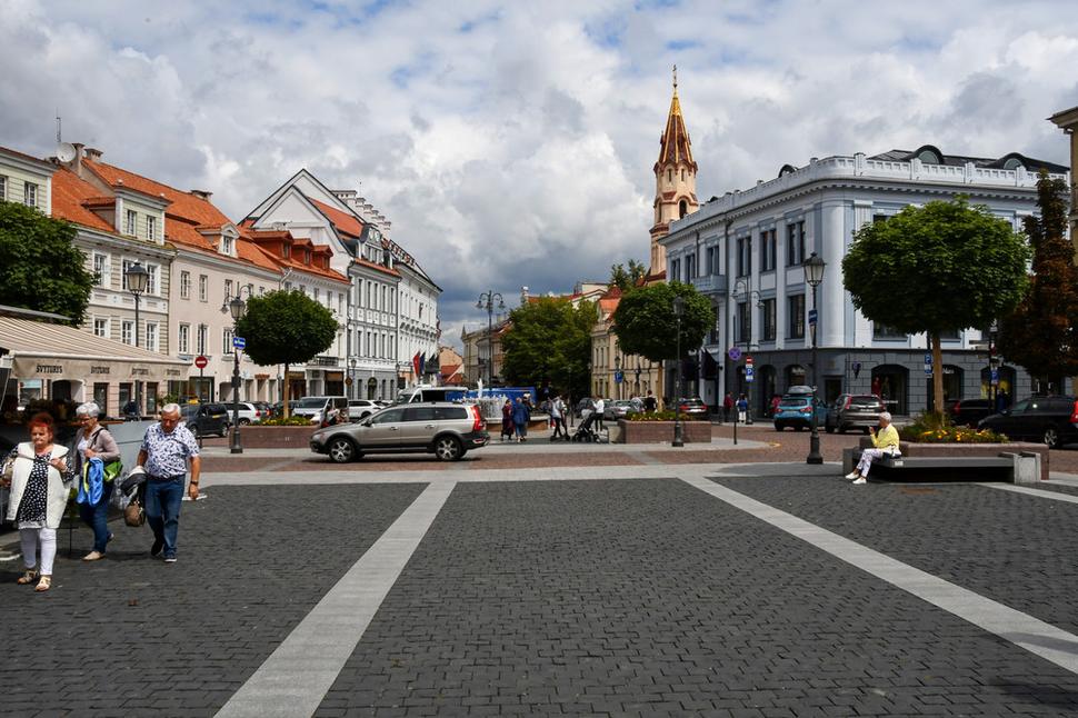 Dolná časť veľkého Radničného námestia.