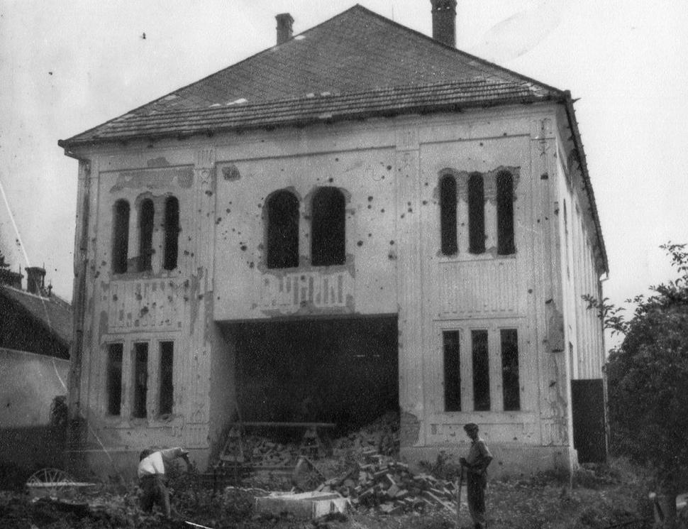 Ortodoxná synagóga v roku 1945