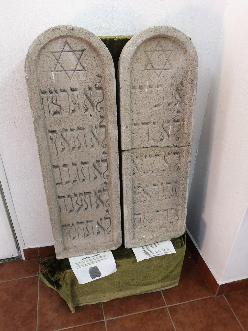 Desať Božích prikázaní – Ten Commandments – עשרת הדיברות