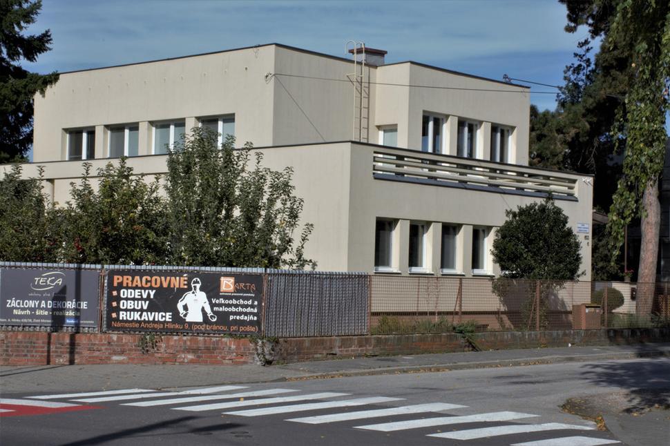 Villa dr. Lukáča od architekta Adolfa Drexlera vo funkcionalistickom štýle