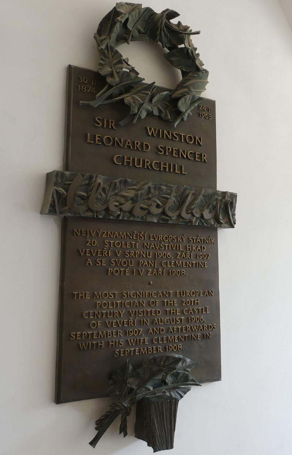 V rokoch 1906 až 1908 tu bol na súkromných návštevách aj Winston Churchill