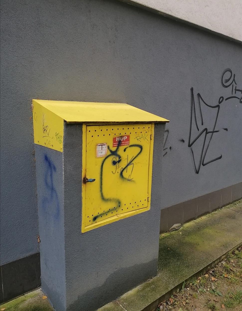 HUP svetložltý...