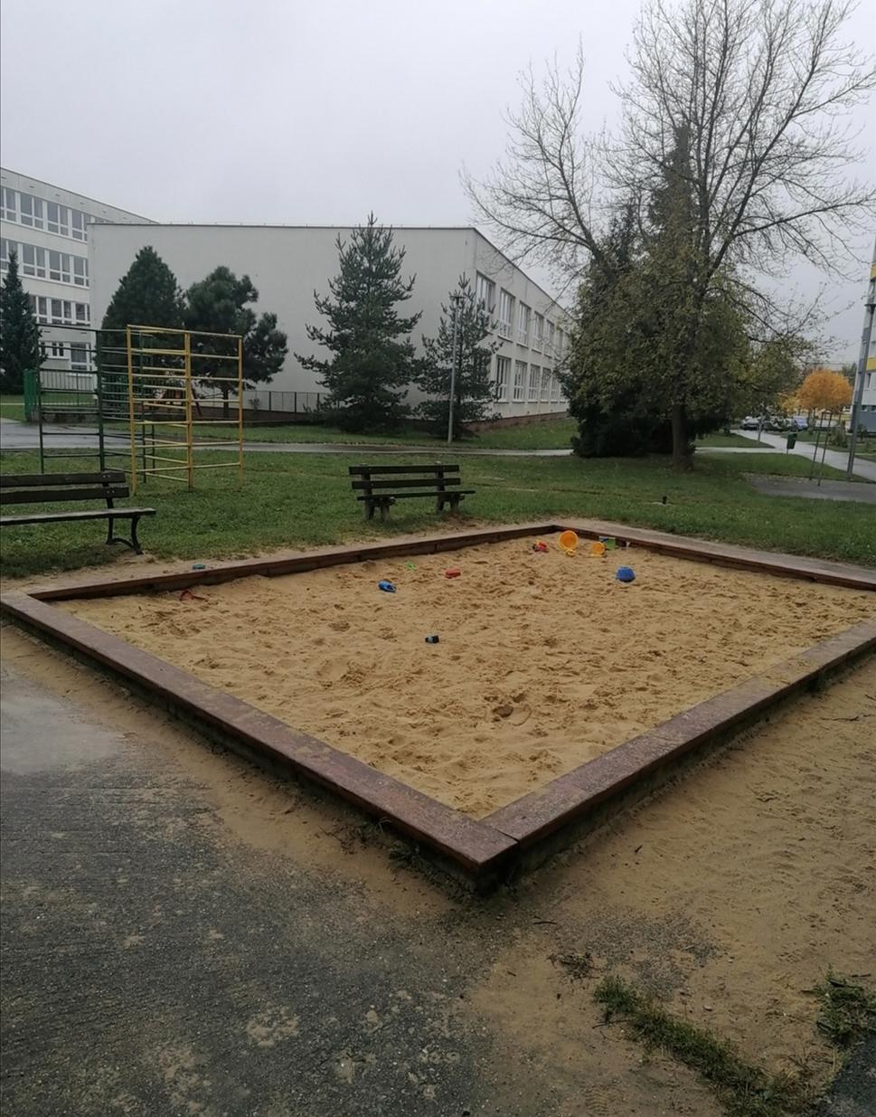 piesok je prirodzene žltý