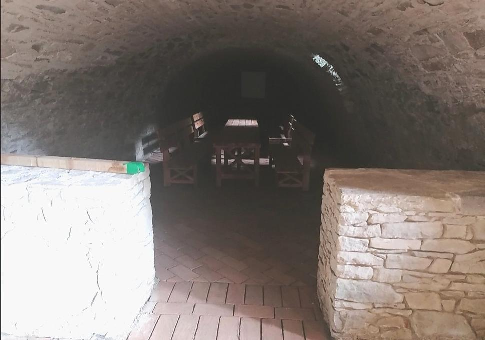 pivnica so sedením
