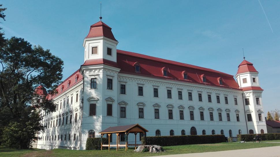 Trochu Francúzska v Holešove.