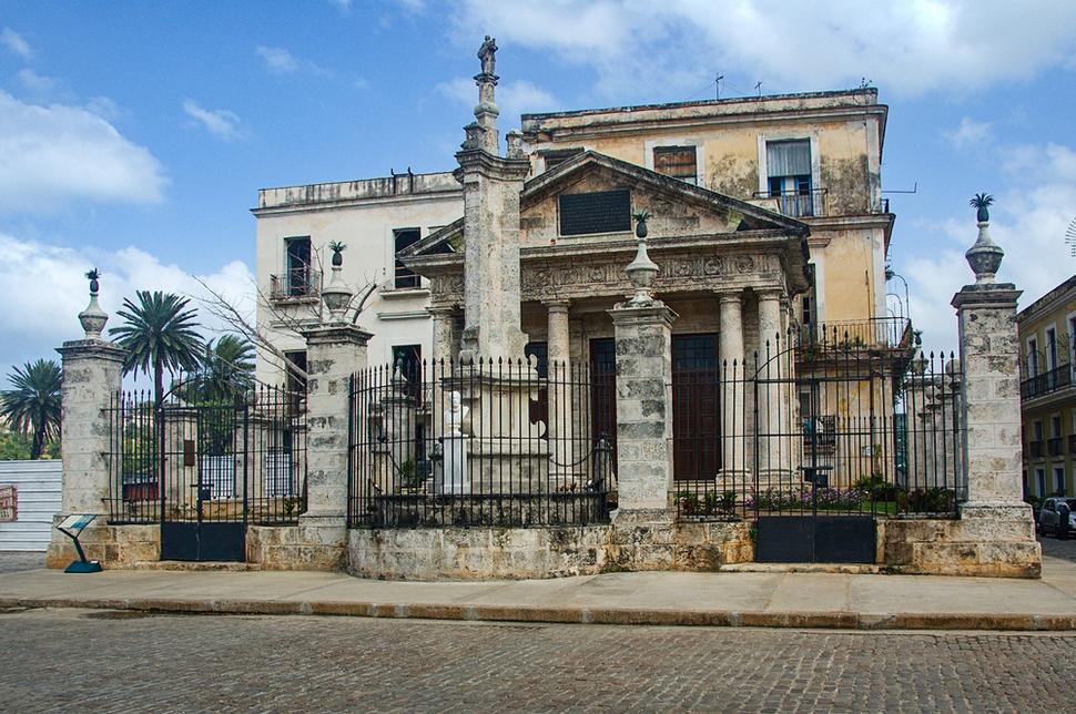 Kostolík El Temple. Na mieste, kde sa 16. novembra 1519 slúžila omša pri príležitosti založenia Havany, postavili kostol El Temple.