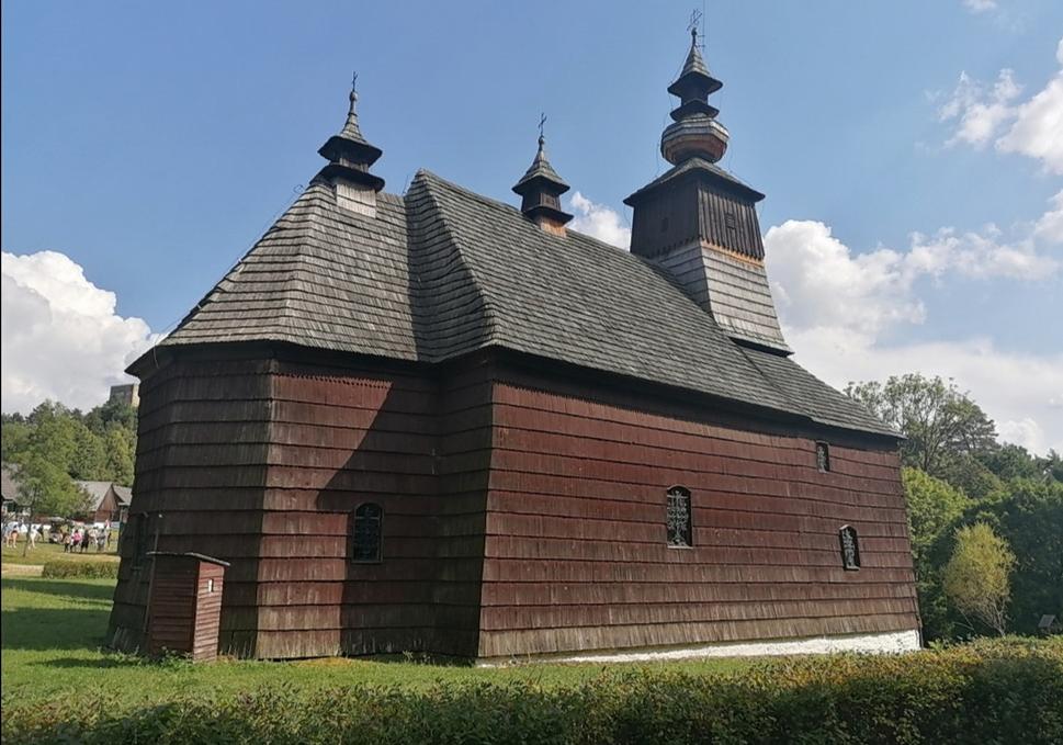 kostol - bočný pohľad