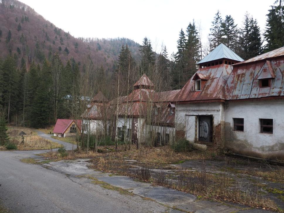 Kúpeľný dom a plnička