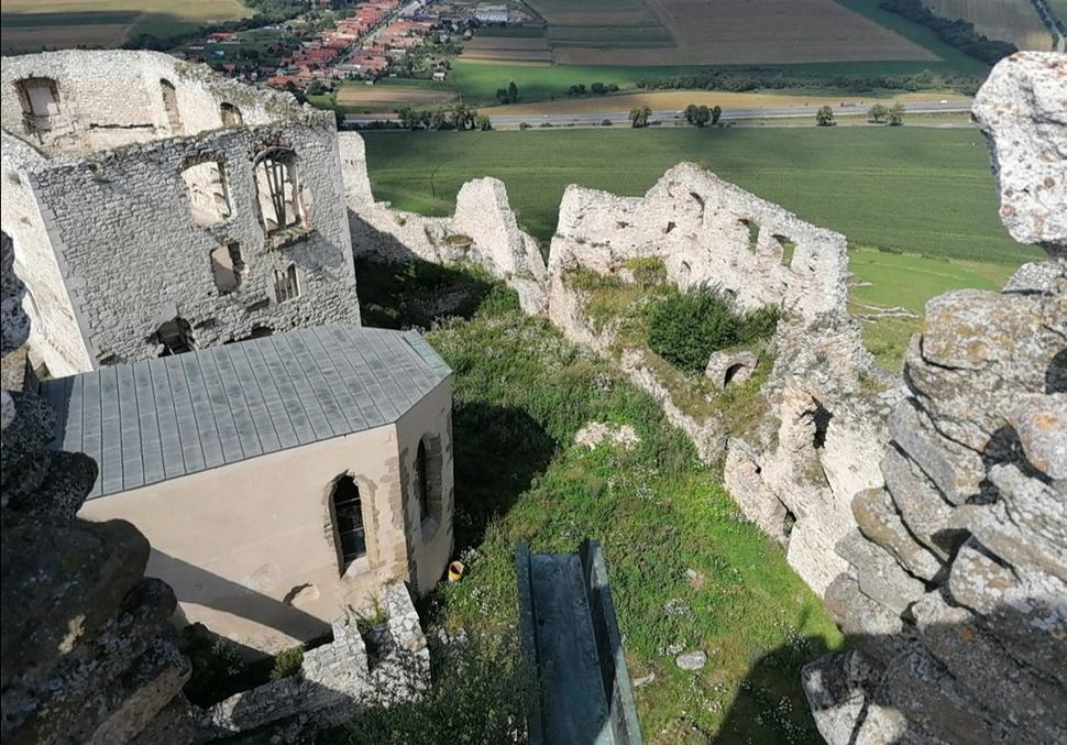 románsky palác a kaplnka sv. Alžbety