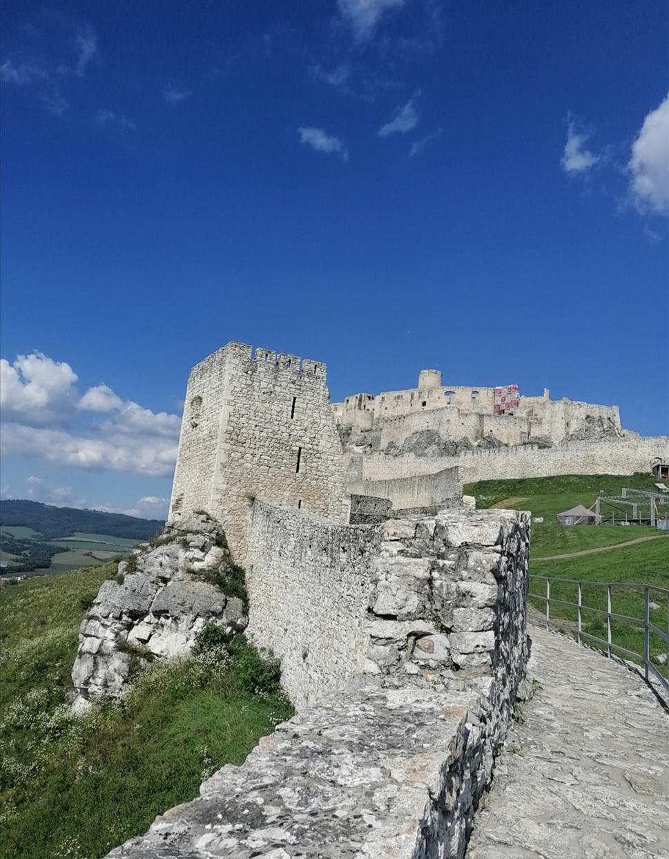 prichádzame k tretej veži s panorámou hradu