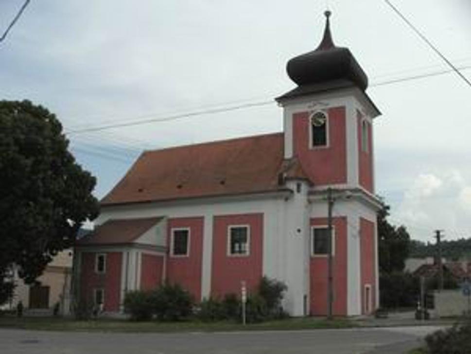 farský kostol zasvätený sv. Kunhutě z roku 1720