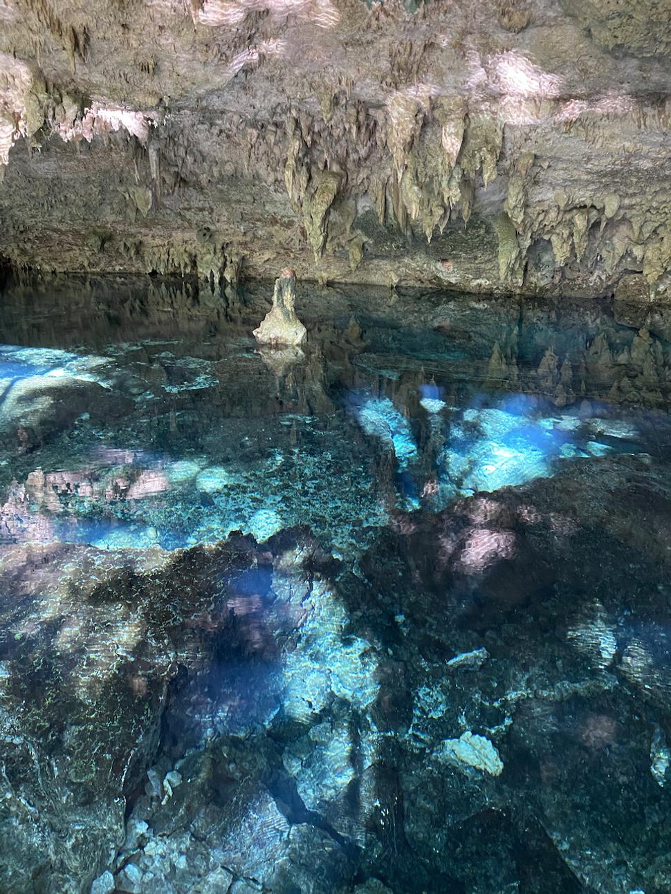 Cenote Dos Ojos.