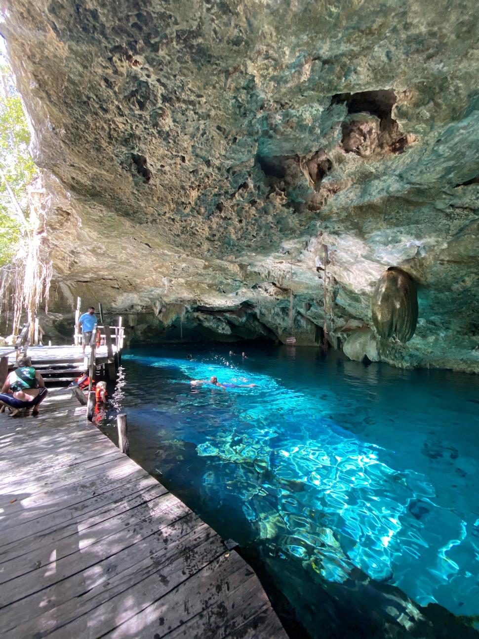Cenote s označením číslo dva. Tu sme začali.