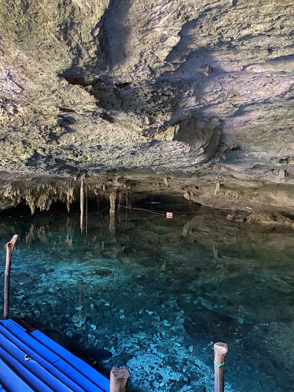 Cenote Dos Ojos.