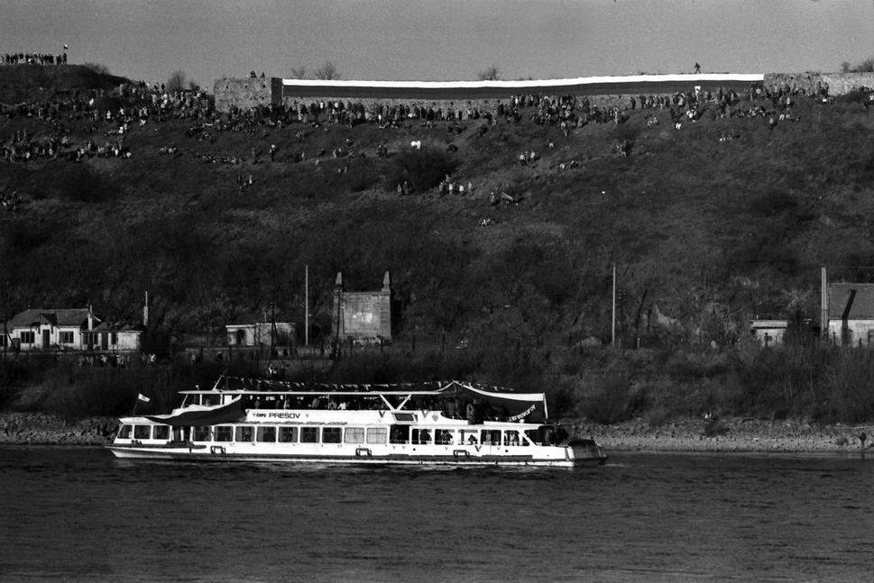 Pochod Bratislava Hainburg 10. december 1989
