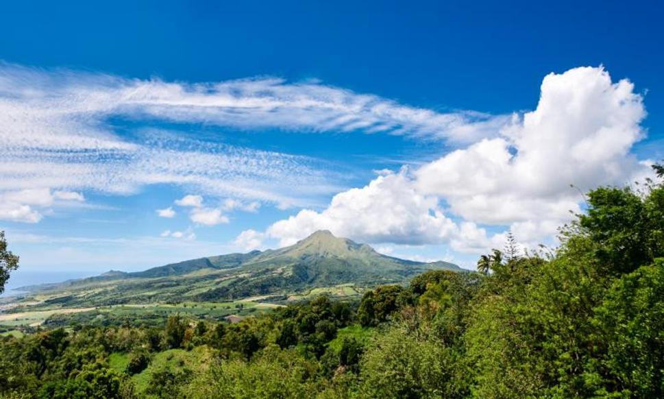 Stratovulkán Mount Pelée sa dvíha do výšky 1 397 m nad morom.
