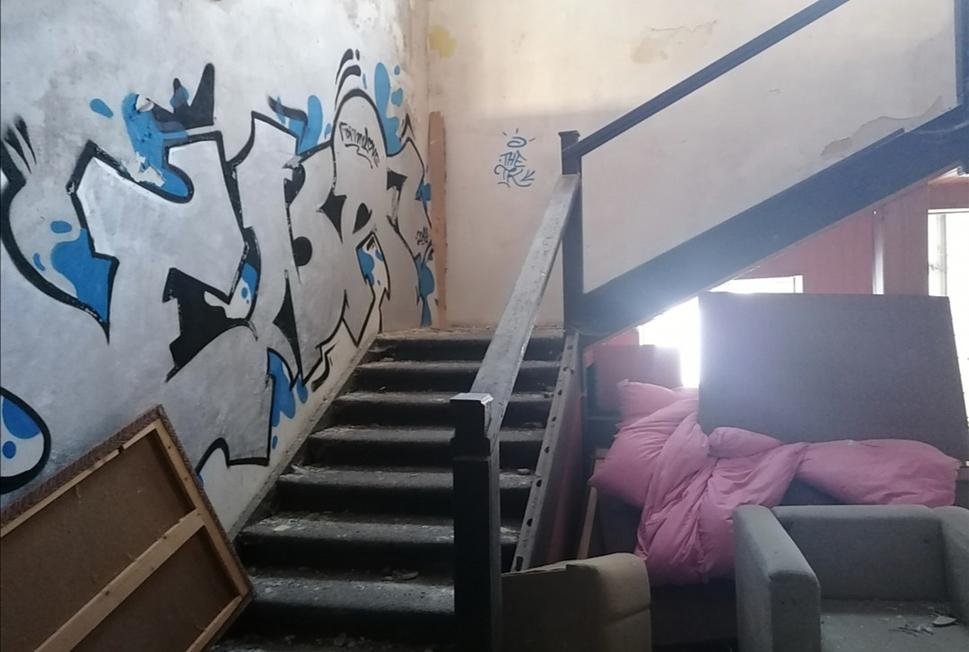 vychádzame na poschodie
