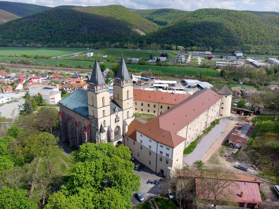Benediktínsky kláštor a Bazilika minor v Hronskom Beňadiku.