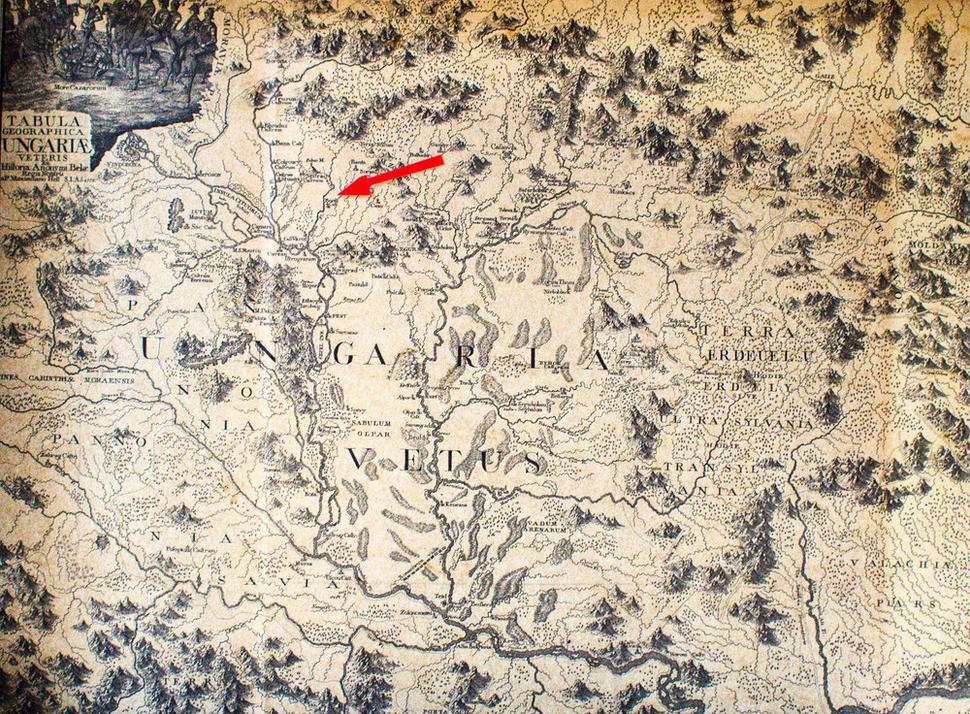 Červenou šipkou som vyznačil na mape z knihy Kronika anonymného notára kráľa Bela polohu hradu v Starom Tekove.