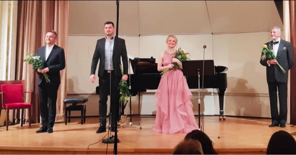 zľ. Róbert Pechanec, Juraj Hollý, Jana Kurucová, Martin Huba