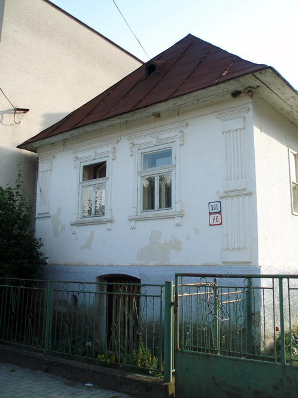 Tradičný typ domu v Kudlovciach...